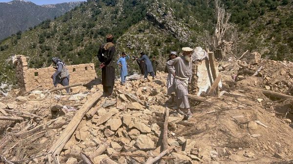 Pakistan, Afganistan'a hava saldırısı düzenledi. - Sputnik Türkiye