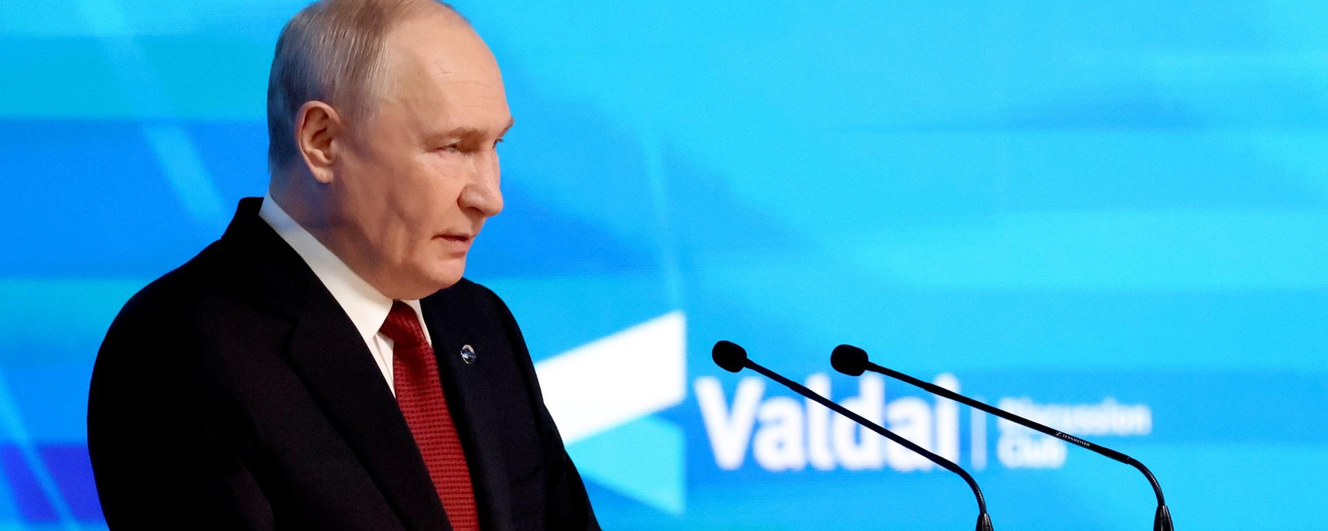 Rusya lideri Putin, Valday Uluslararası Tartışma Kulübü'nün 23. yıllık toplantısının ana oturumunda konuştu - Sputnik Türkiye, 1920, 02.10.2026