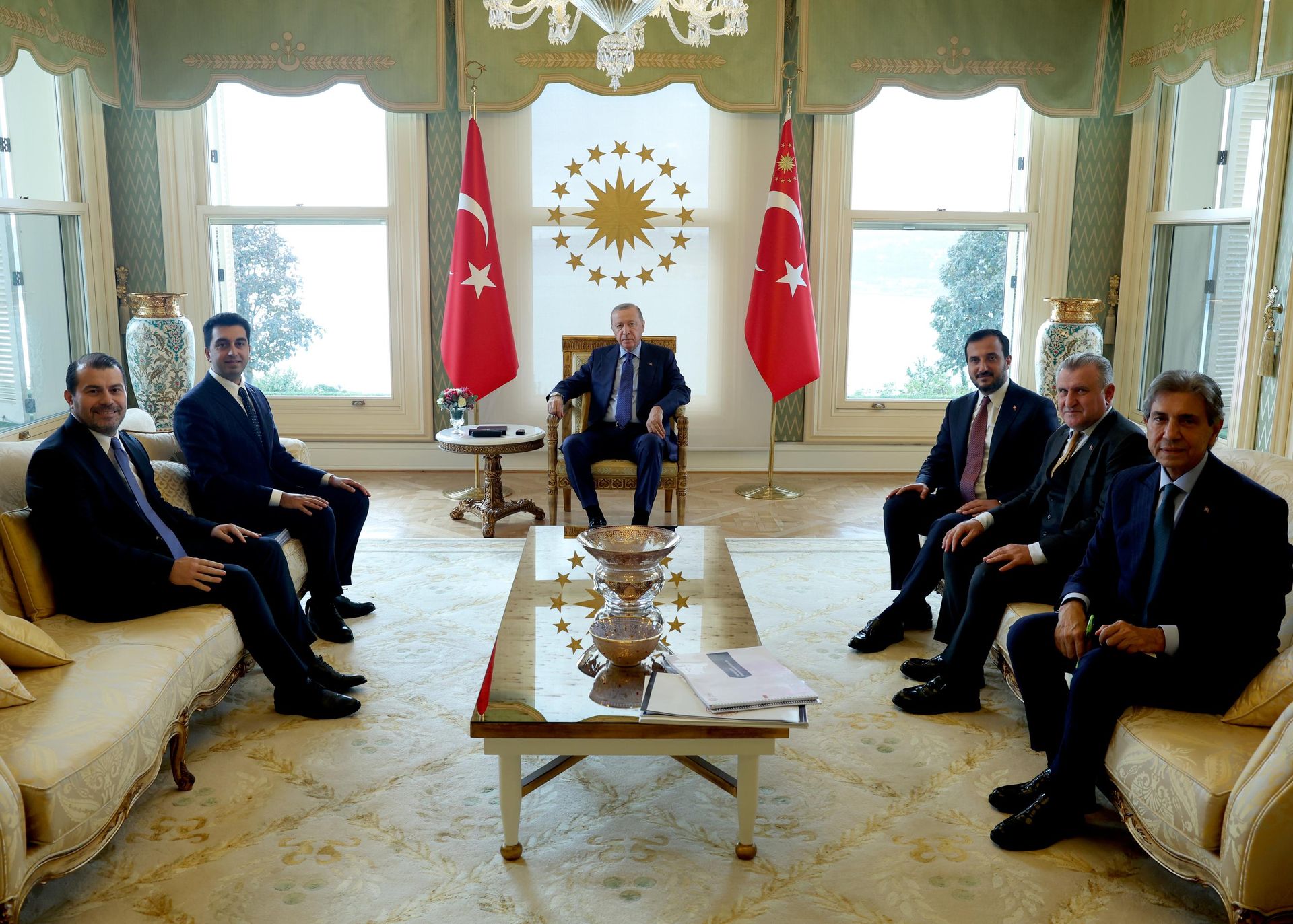 Erdoğan Tuzla Belediye Başkanı Eren Ali Bingöl'ü ayrı ayrı kabul etti. - Sputnik Türkiye, 1920, 02.10.2026