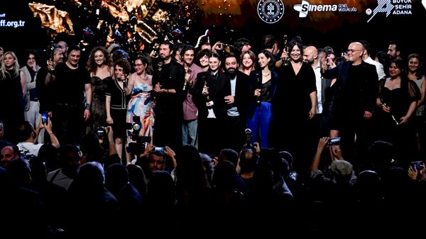 33. Uluslararası Adana Altın Koza Film Festivali'nde ödüller sahiplerini buldu - Sputnik Türkiye