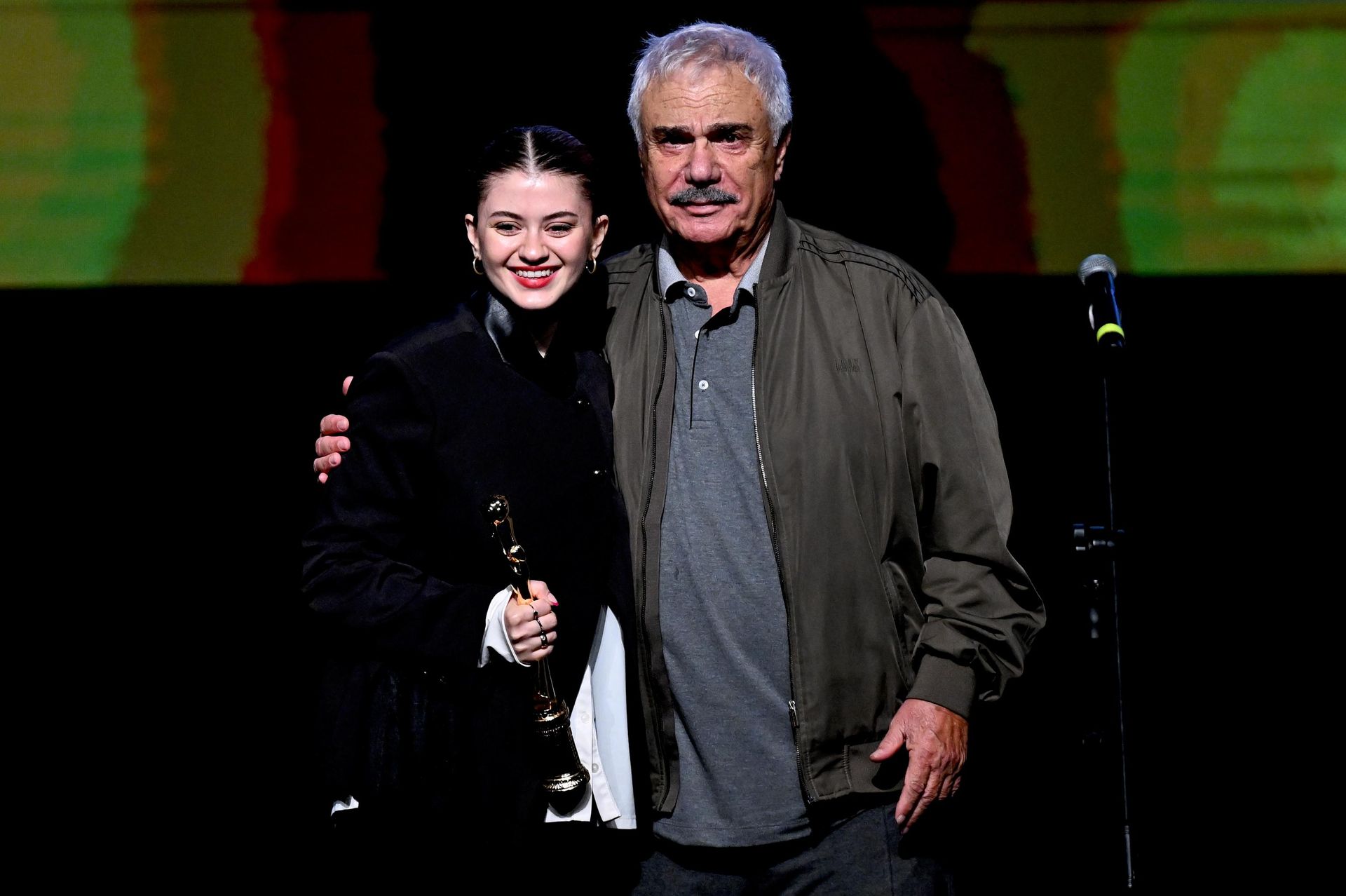 Adana Büyükşehir Belediyesince bu yıl 33'üncüsü düzenlenen Uluslararası Adana Altın Koza Film Festivalinin Büyük Ödül Töreni Çukurova Üniversitesi Kongre Merkezi'nde gerçekleştirildi. Törene oyuncu Halil Ergün de katıldı. - Sputnik Türkiye, 1920, 04.10.2026