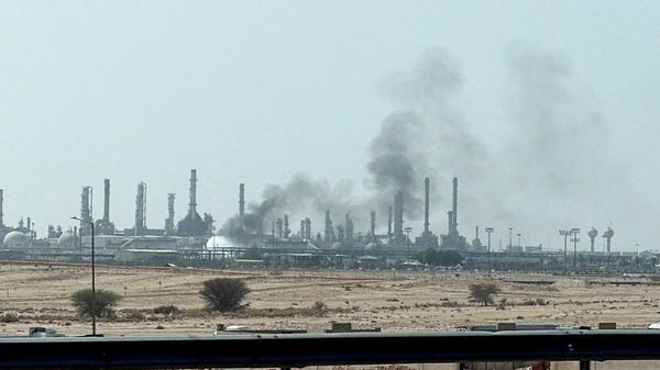 Husiler, Suudi Aramco'yu hedef aldı - Sputnik Türkiye