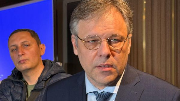 Посол по особым поручениям МИД РФ Родион Мирошник на экспертной дискуссии, организованной Армянским институтом исследований (APRI) совместно с Российским центром науки и культуры в Армении (2 апреля 2025). Еревaн - Sputnik Türkiye