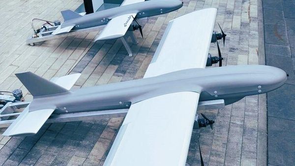 Беспилотник самолетного типа Lightning 13 на стенде Ростех на выставке Национальная безопасность. Беларусь-2026 - Sputnik Türkiye