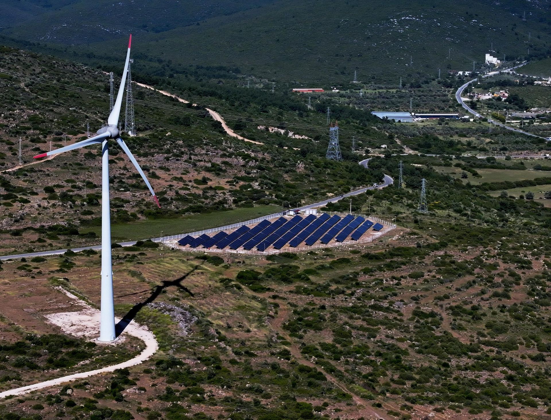 güneş ve rüzgar enerjisi - Sputnik Türkiye, 1920, 07.10.2026
