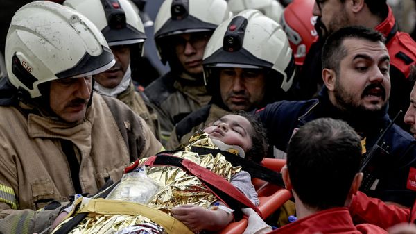 Maltepe’de 7 katlı binada kısmi çökme meydana geldi
 - Sputnik Türkiye