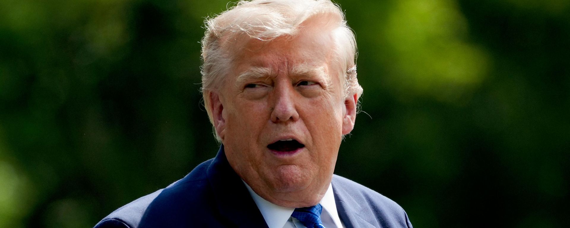 President Donald Trump departs following a cabinet meeting at Camp David, near Thurmont, Md., Friday, July 31, 2026 - Sputnik Türkiye, 1920, 13.10.2026