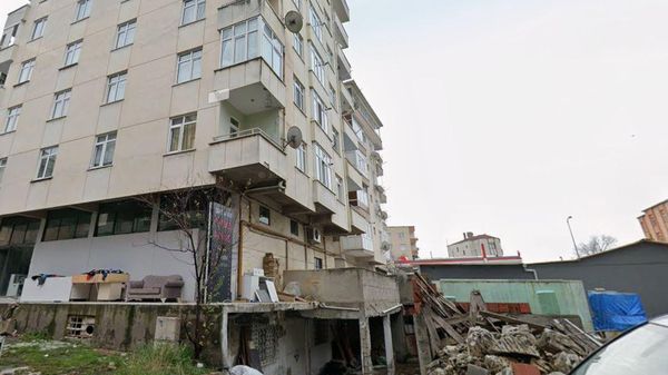 Maltepe'de 3 katı çöken binanın eski görüntüleri ortaya çıktı - Sputnik Türkiye