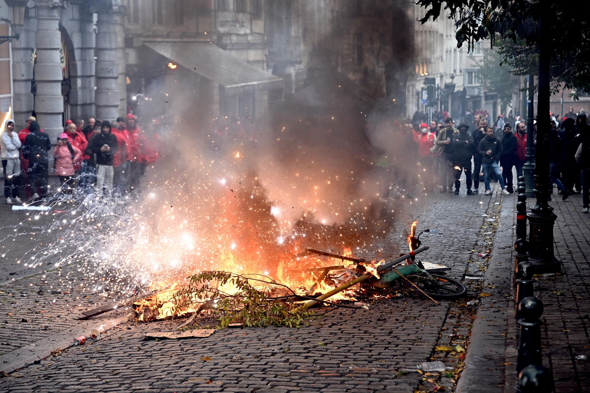 Brüksel'de protestocular ve polis çatıştı - Sputnik Türkiye, 1920, 20.10.2026