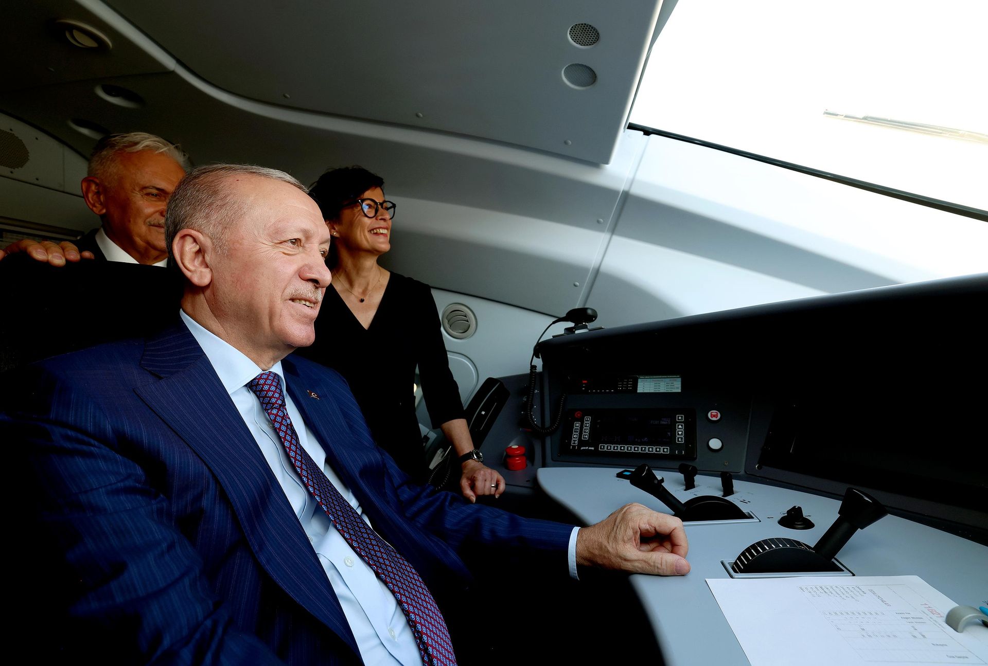 Erdoğan vatman koltuğuna oturdu - Sputnik Türkiye, 1920, 09.10.2026