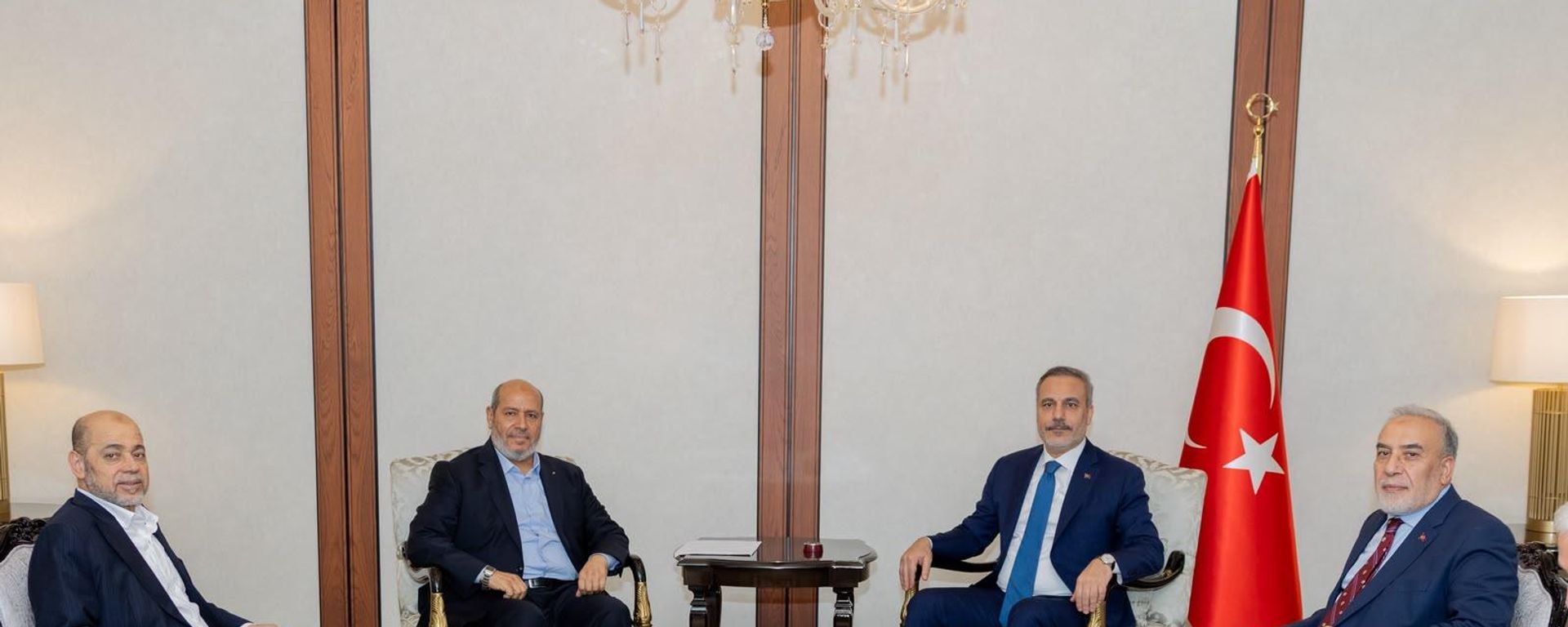 Dışişleri Bakanı Hakan Fidan, Ankara'da Hamas Siyasi Büro Şefi Halil Hayye ve beraberindeki Hamas heyetiyle bir araya geldi. - Sputnik Türkiye, 1920, 09.10.2026