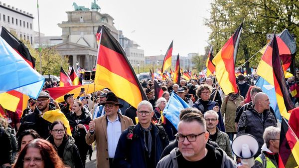 Berlin’de binlerce kişi yürüdü - Sputnik Türkiye