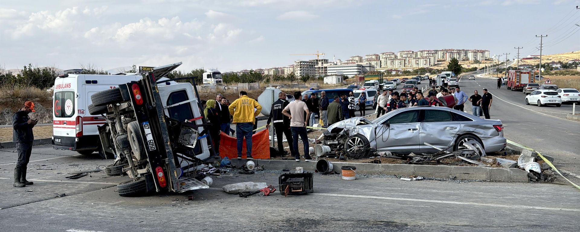 MHP konvoyunda kaza: 1 kişi hayatını kaybetti, Milletvekili Zuhal Karakoç dahil 7 kişi yaralandı - Sputnik Türkiye, 1920, 11.10.2026