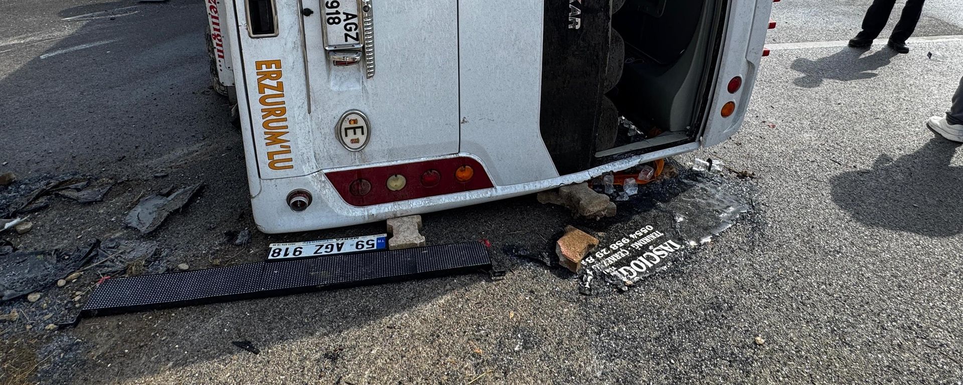 Antalya'da midibüs devrildi: İlk belirlemelere göre 5 kişi yaralı - Sputnik Türkiye, 1920, 12.10.2026