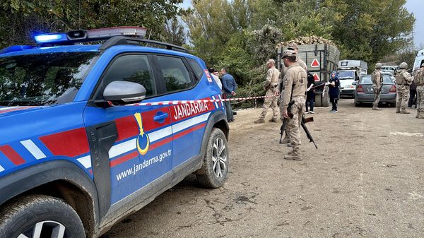 Kastamonu'nun Taşköprü ilçesinde çıkan silahlı kavgada 4 kişi hayatını kaybetti. - Sputnik Türkiye
