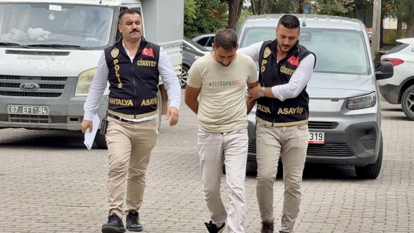 Antalya'da tartıştığı kadını sıcak su döküp boğarak öldüren şüpheli tutuklandı - Sputnik Türkiye