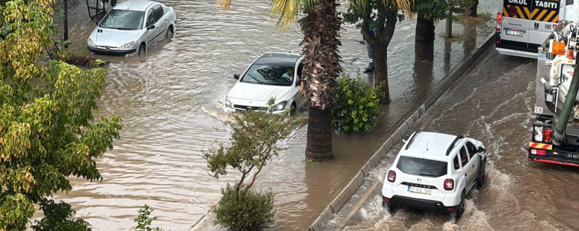 Mersin'de sağanak  - Sputnik Türkiye, 1920, 12.10.2026