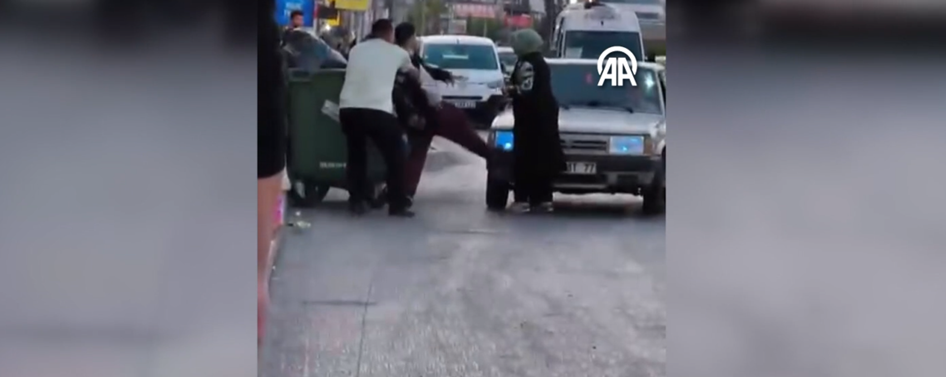 Trafikte aracından inip tartıştığı kişiye saldıran sürücüye 180 bin lira ceza - Sputnik Türkiye, 1920, 13.10.2026