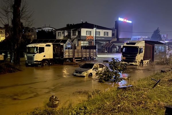 Kocaeli'de etkili olan sağanak  - Sputnik Türkiye