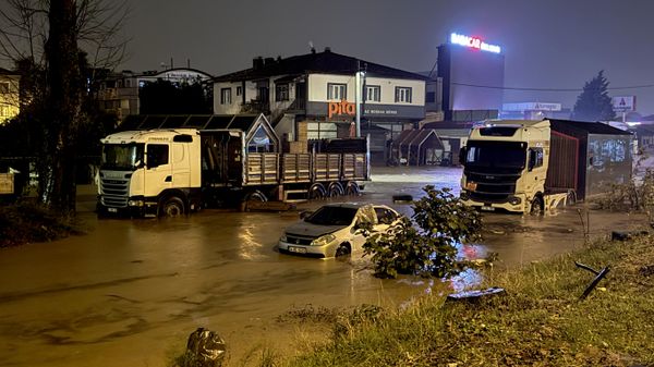 Kocaeli'de etkili olan sağanak  - Sputnik Türkiye