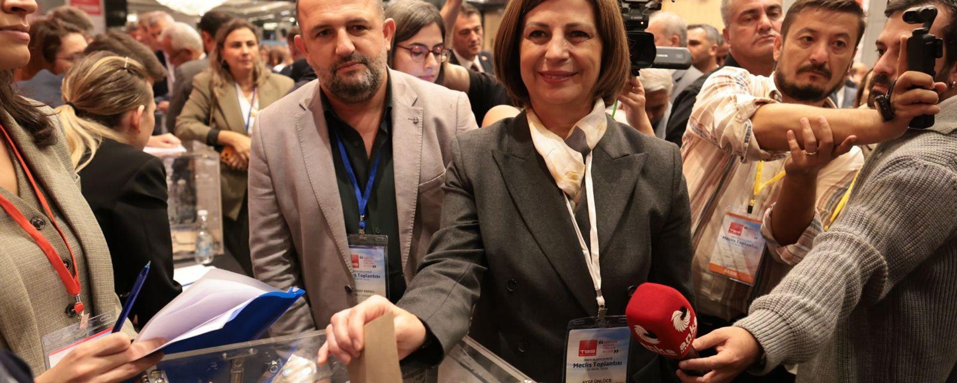 Eskişehir Büyükşehir Belediye Başkanı Ayşe Ünlüce, Türkiye Belediyeler Birliği (TBB) Başkan Vekilliğine seçildi - Sputnik Türkiye, 1920, 15.10.2026