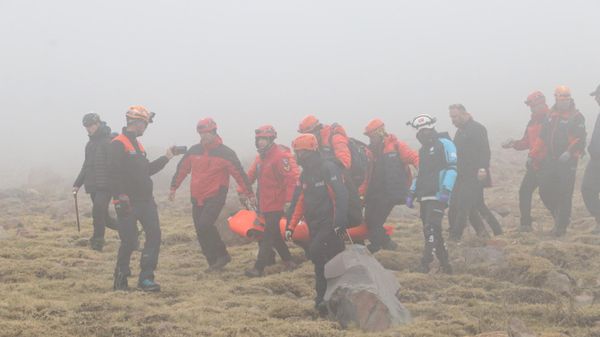 Erciyes'te zirve tırmanışı sırasında kayalıklardan düşen dağcı hayatını kaybetti - Sputnik Türkiye