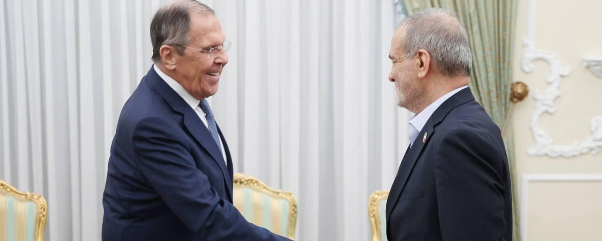 Sergey Lavrov-Mesud Pezeşkiyan - Sputnik Türkiye, 1920, 19.10.2026