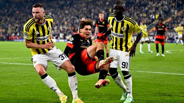 Fenerbahçe, UEFA Şampiyonlar Ligi’nde Slavia Prag ile 2-2 berabere kaldı - Sputnik Türkiye