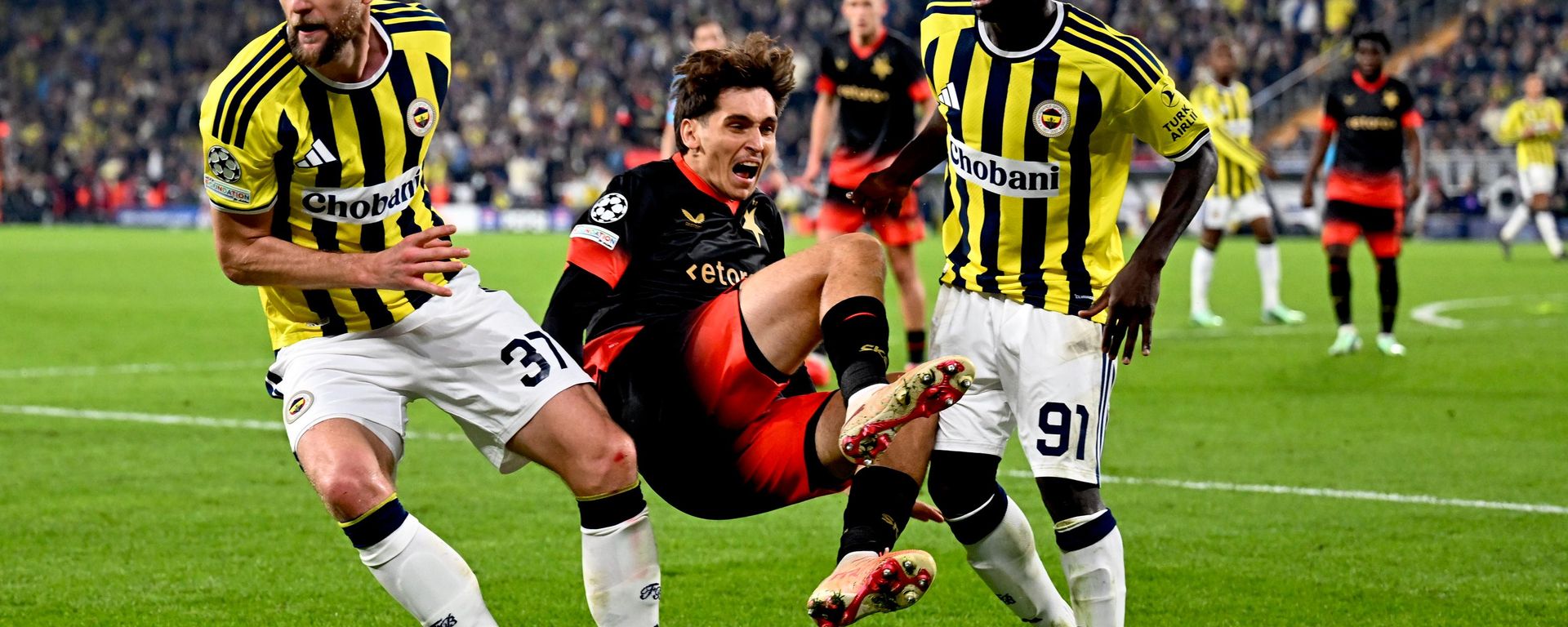 Fenerbahçe, UEFA Şampiyonlar Ligi’nde Slavia Prag ile 2-2 berabere kaldı - Sputnik Türkiye, 1920, 20.10.2026