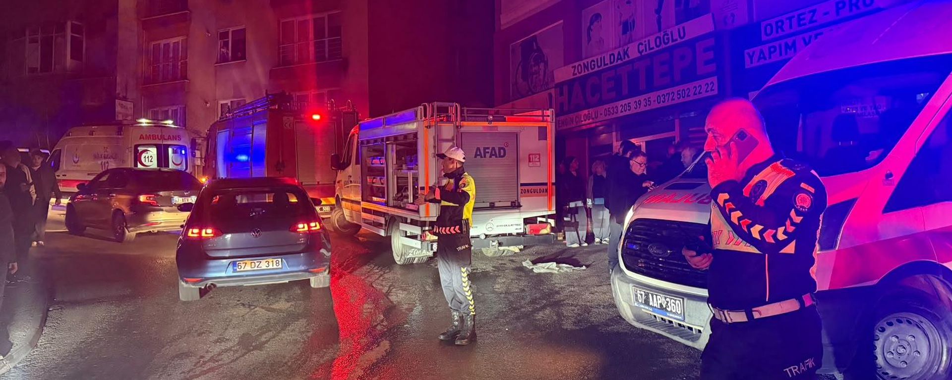 Zonguldak'ta çöken binanın enkazında kalan 1 kişi kurtarıldı, 1 kişi için arama çalışması başlatıldı - Sputnik Türkiye, 1920, 21.10.2026