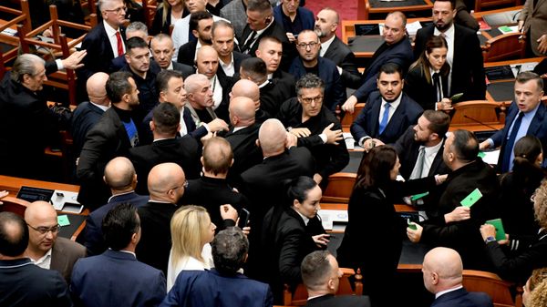 Arnavutluk meclisi - Sputnik Türkiye