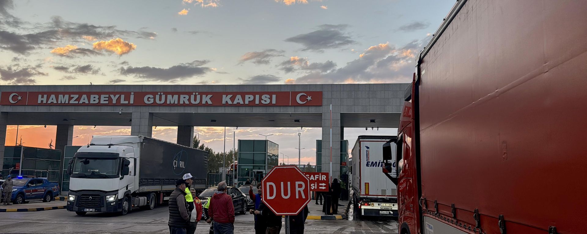 TIR şoförleri eyleme gitti - Sputnik Türkiye, 1920, 22.10.2026