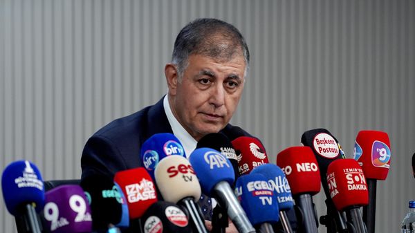 İzmir Büyükşehir Belediye Başkanı Cemil Tugay - Sputnik Türkiye