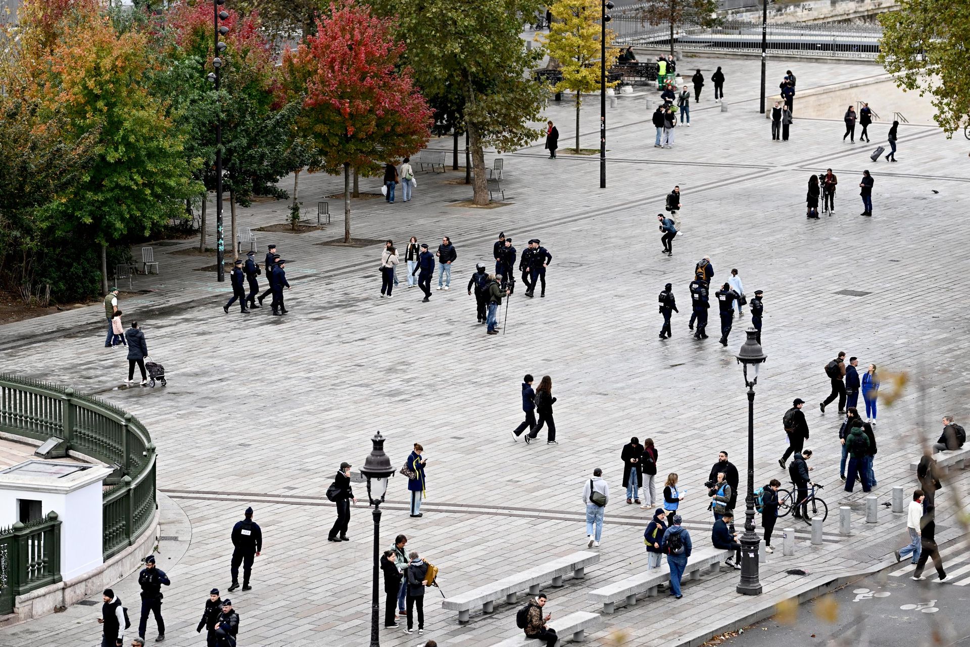 Fransa'da protestolar öncesi güvenlik önlemleri artırıldı: 70 bin polis görevlendirildi - Sputnik Türkiye, 1920, 24.10.2026
