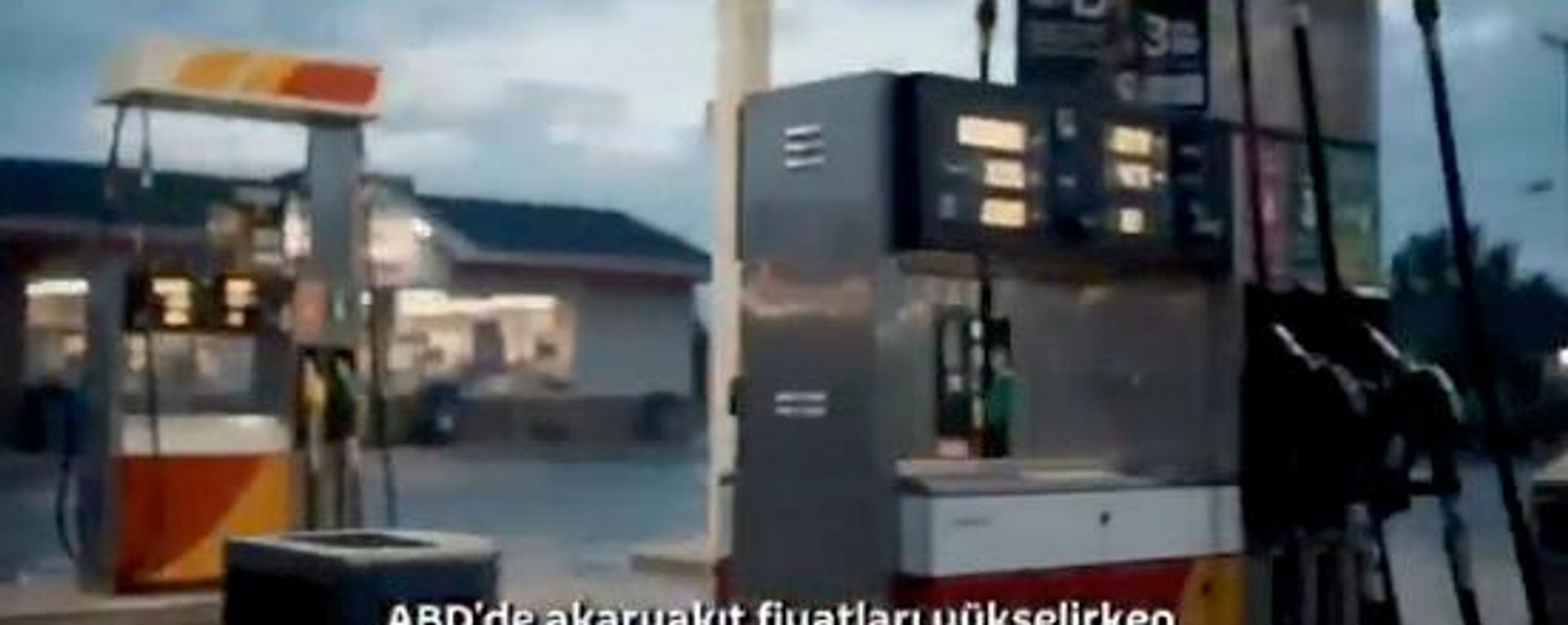 Trump, Avrupa ülkelerinden dizel stoklarını piyasaya sürmelerini istedi - Sputnik Türkiye, 1920, 08.10.2026