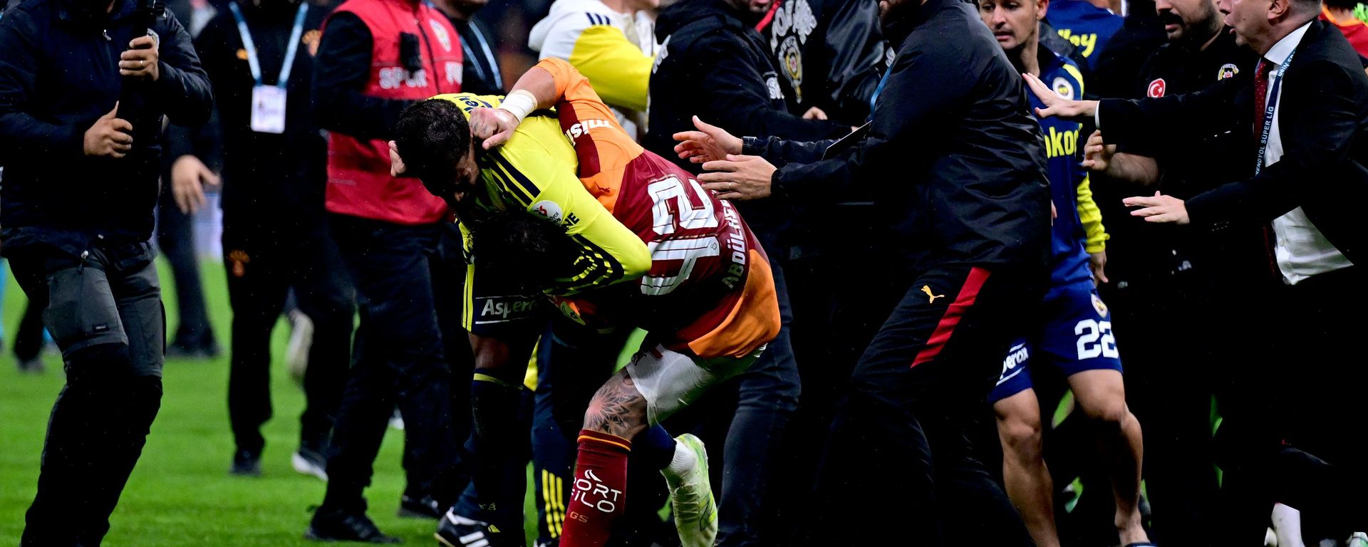 Galatasaray-Fenerbahçe derbisi - Sputnik Türkiye, 1920, 27.10.2026
