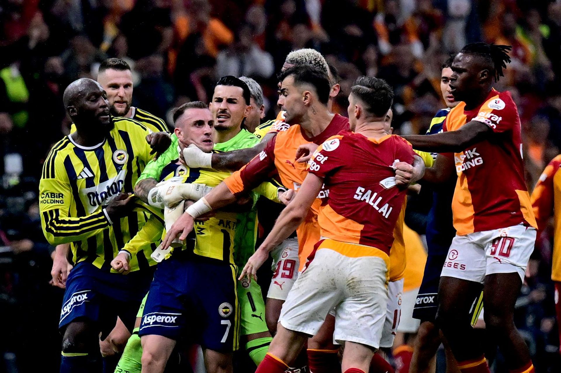 Galatasaray-Fenerbahçe derbisi - Sputnik Türkiye, 1920, 27.10.2026