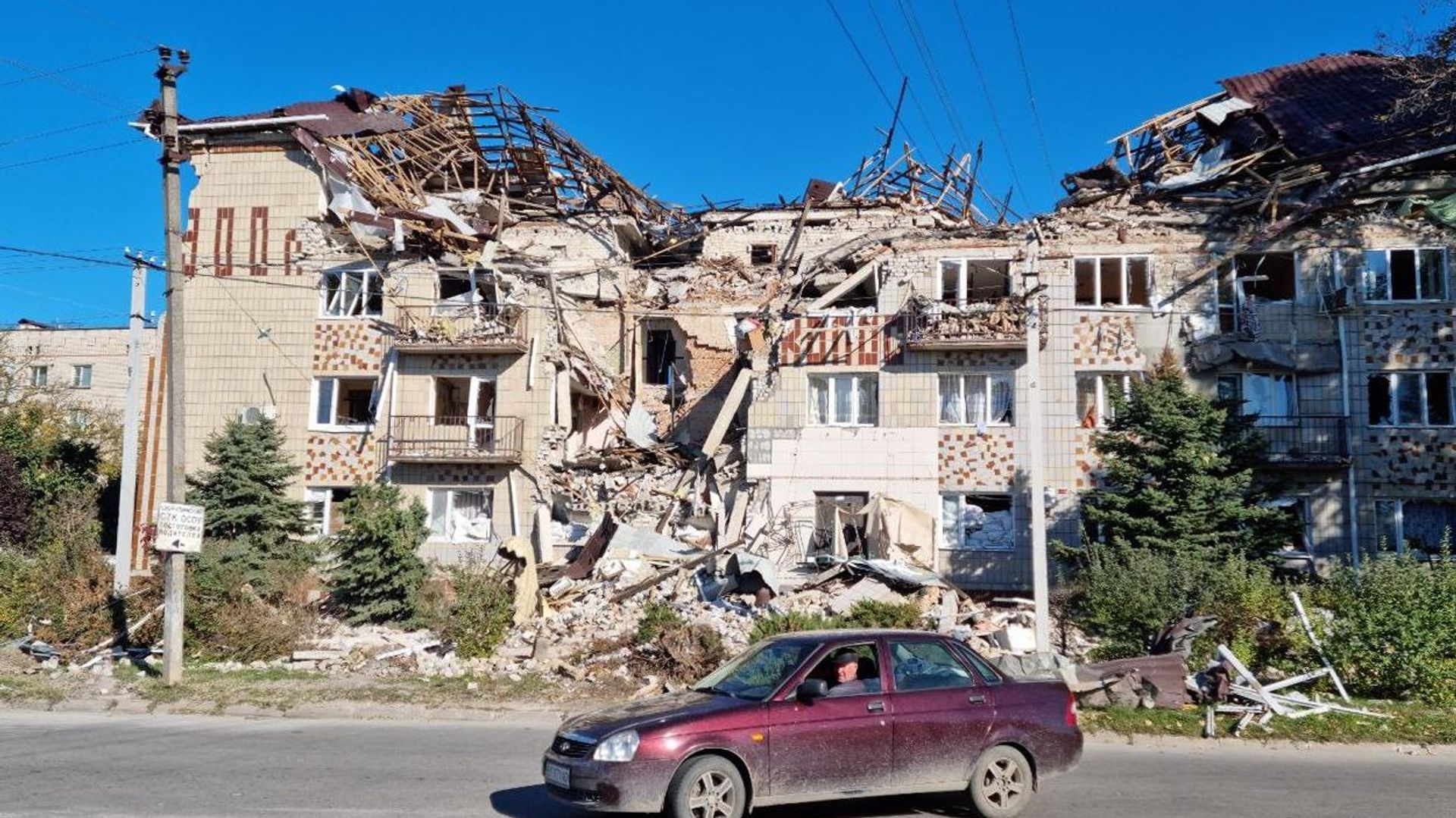 The Kolos hotel in the town of Aleshki, damaged by shelling from the Armed Forces of Ukraine. The Kolos hotel in the town of Aleshki, damaged by shelling from the Armed Forces of Ukraine. - Sputnik Türkiye, 1920, 29.10.2026