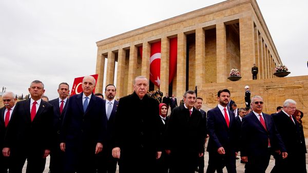 Erdoğan başkanlığındaki devlet erkanı Anıtkabir'i ziyaret etti - Sputnik Türkiye