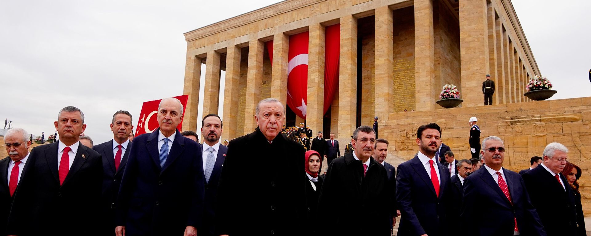 Erdoğan başkanlığındaki devlet erkanı Anıtkabir'i ziyaret etti - Sputnik Türkiye, 1920, 29.10.2026