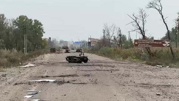 Российские саперы проводят разминирование в районе города Алешки Херсонской области - Sputnik Türkiye