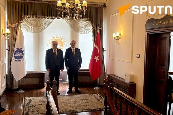 Rusya’nın Ankara Büyükelçisi Sergey Verşinin, Kalecik Belediye Başkanı Satılmış Karakoç  - Sputnik Türkiye