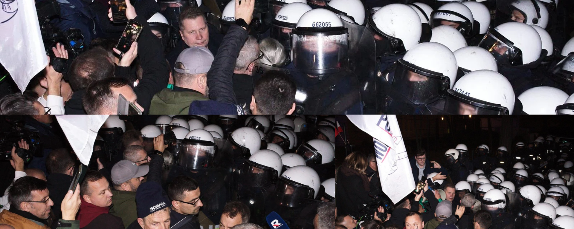 Polonya'da Anayasa Mahkemesi Başkanı Bogdan Swieczkowski ve Başkan Yardımcısı Bartlomiej Sochanski'nin görevlerinden uzaklaştırıldığının duyurulmasının ardından mahkeme binası önünde başlayan gösteri ve polis ablukası - Sputnik Türkiye, 1920, 30.10.2026