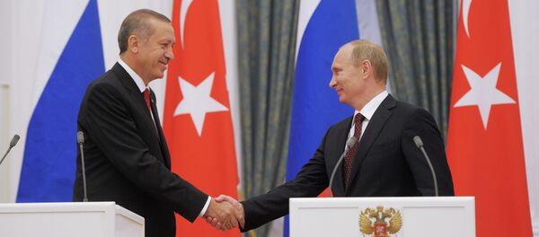 Rusya devlet başkanı Vladimir Putin ve Türkiye cumhurbaşkanı  Recep Tayyip Erdoğan'ın ortak basın toplantısı - Sputnik Türkiye