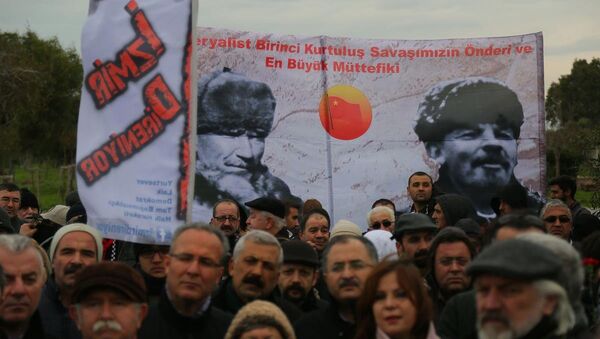 Anadolu'nun işgaline katılmadığı için kurşuna dizilen Yunan askerleri anıldı - Sputnik Türkiye