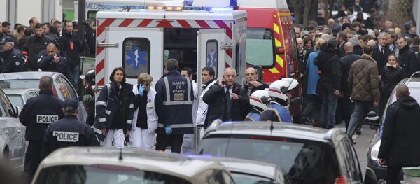 Fransa'da haftalık bir dergiye silahlı saldırı - Sputnik Türkiye