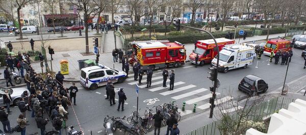 Fransa'da haftalık bir dergiye silahlı saldırı - Sputnik Türkiye