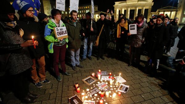 Charlie Hebdo'ya saldırı, Berlin'de de protesto edildi - Sputnik Türkiye