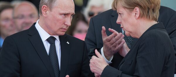 Rusya Devlet Başkanı Vladimir Putin ve Almanya Başbakanı Angela Merkel - Sputnik Türkiye