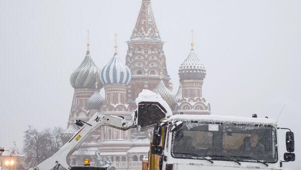 Moskova'da yoğun kar yağışı - Sputnik Türkiye